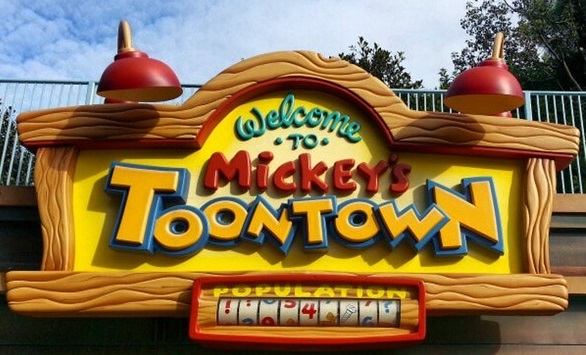 Mickey’s Toontown – THEME PARK MOUSE